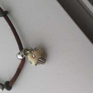 Small cupcake charm